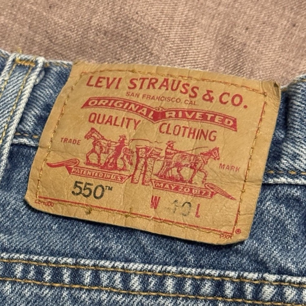 levis 550 shorts mens 40 l relaxed fit long denim shorts original light wash w40